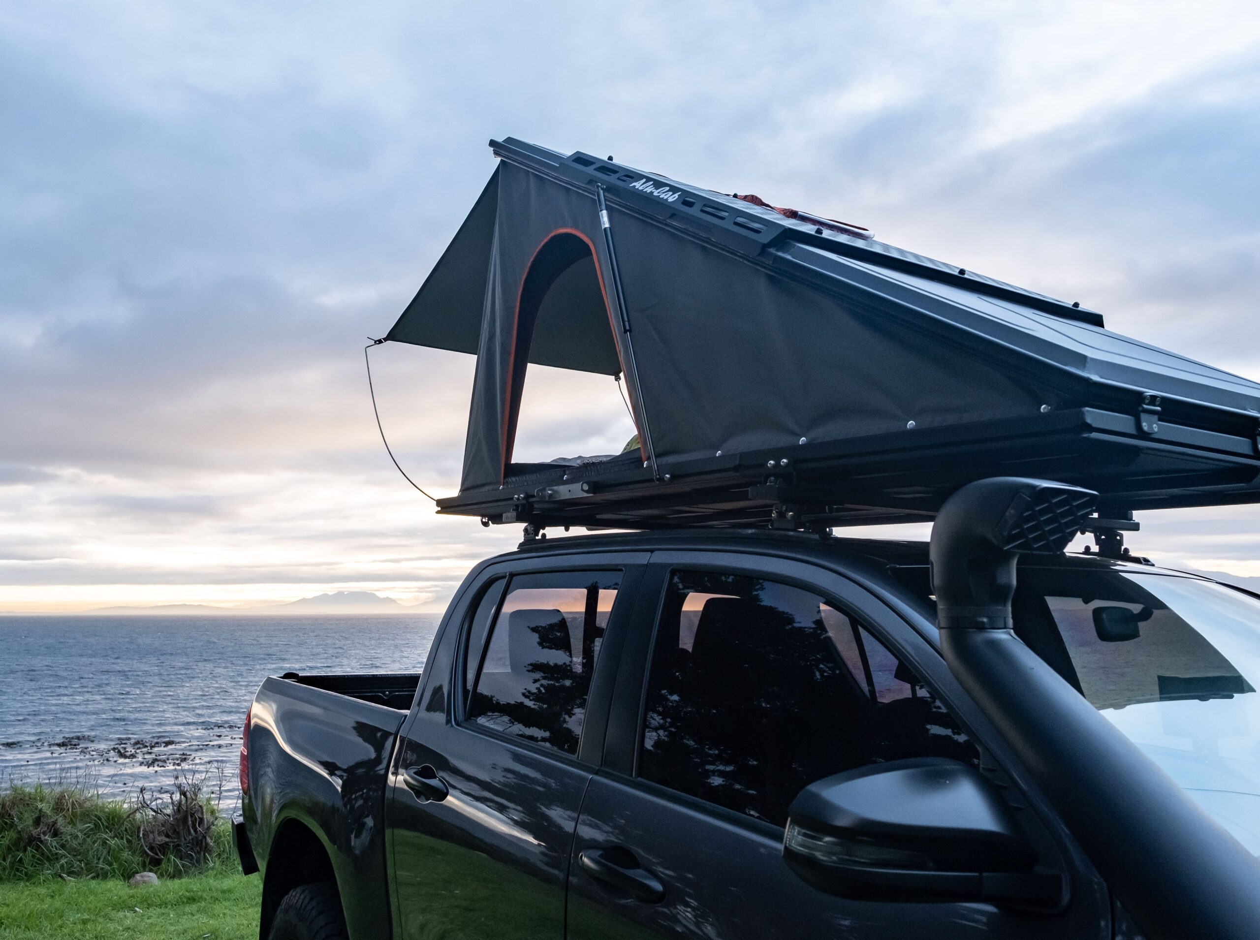 LT-50 - Alu Cab Lightweight Rooftop tent - Image 3
