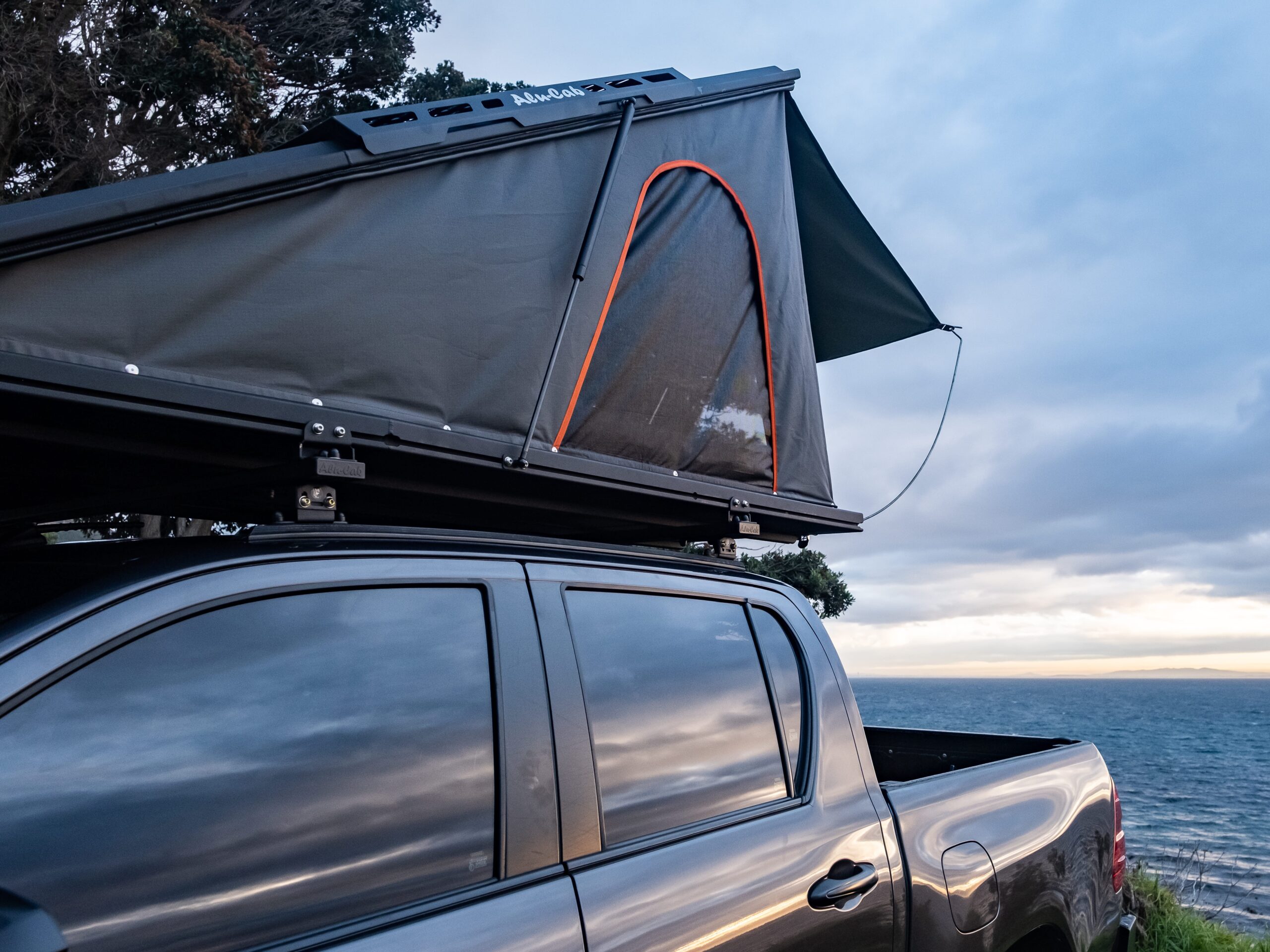 LT-50 - Alu Cab Lightweight Rooftop tent - Image 2